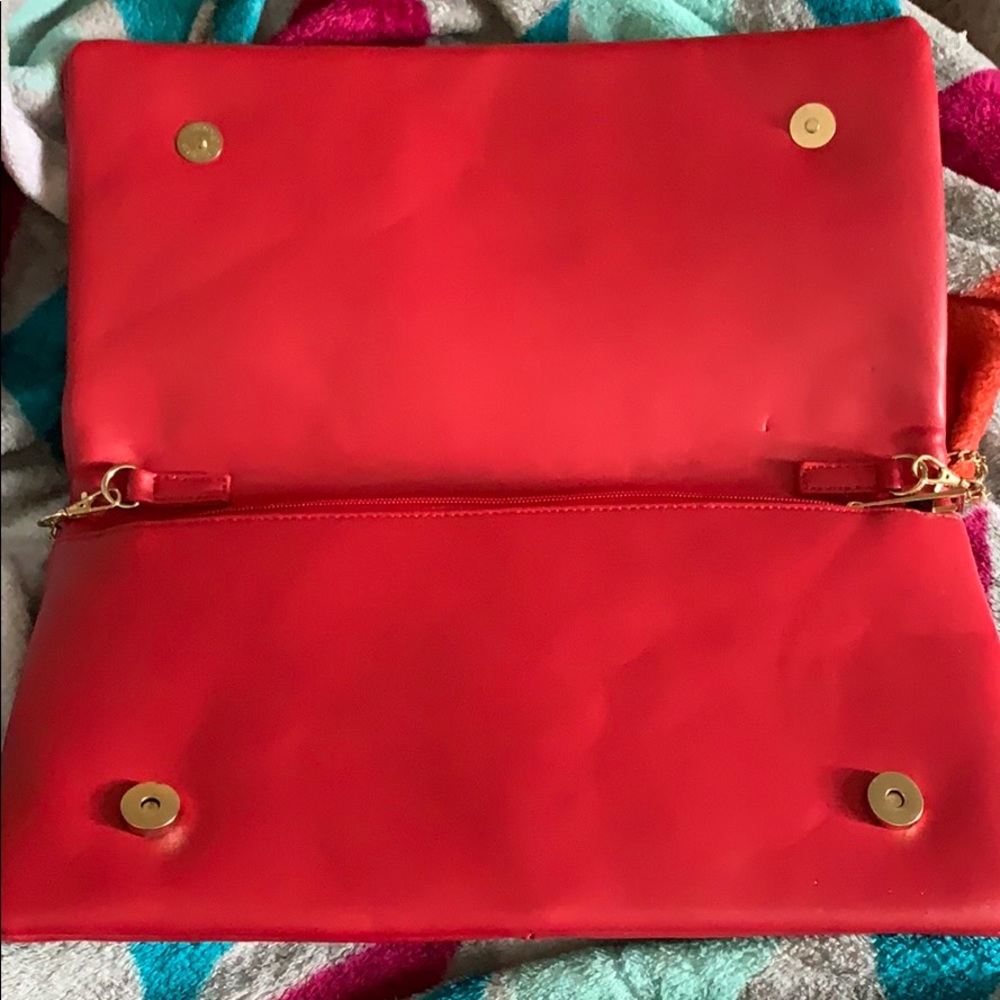 Clutch - Picture 2 of 5